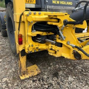 foto New Holland B100C traktorbagr