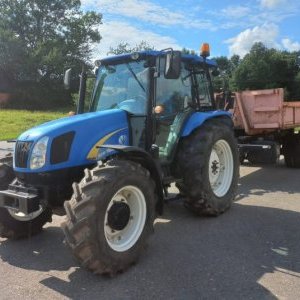 foto 86HP traktor New Holland T5040 +přívěs 11t kontejner (2013)